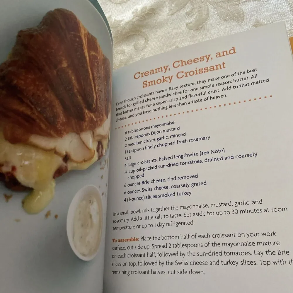 Grilled Cheese Please! : 50 Scrumptiously Cheesy Recipes by Laura Werlin (2011,